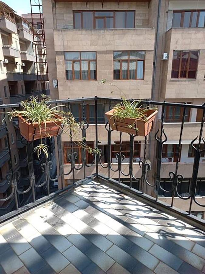 Loft Home In City Center Ереван Экстерьер фото