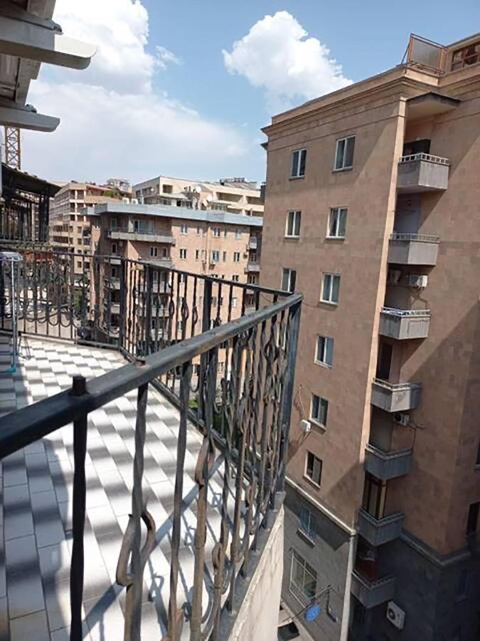 Loft Home In City Center Ереван Экстерьер фото