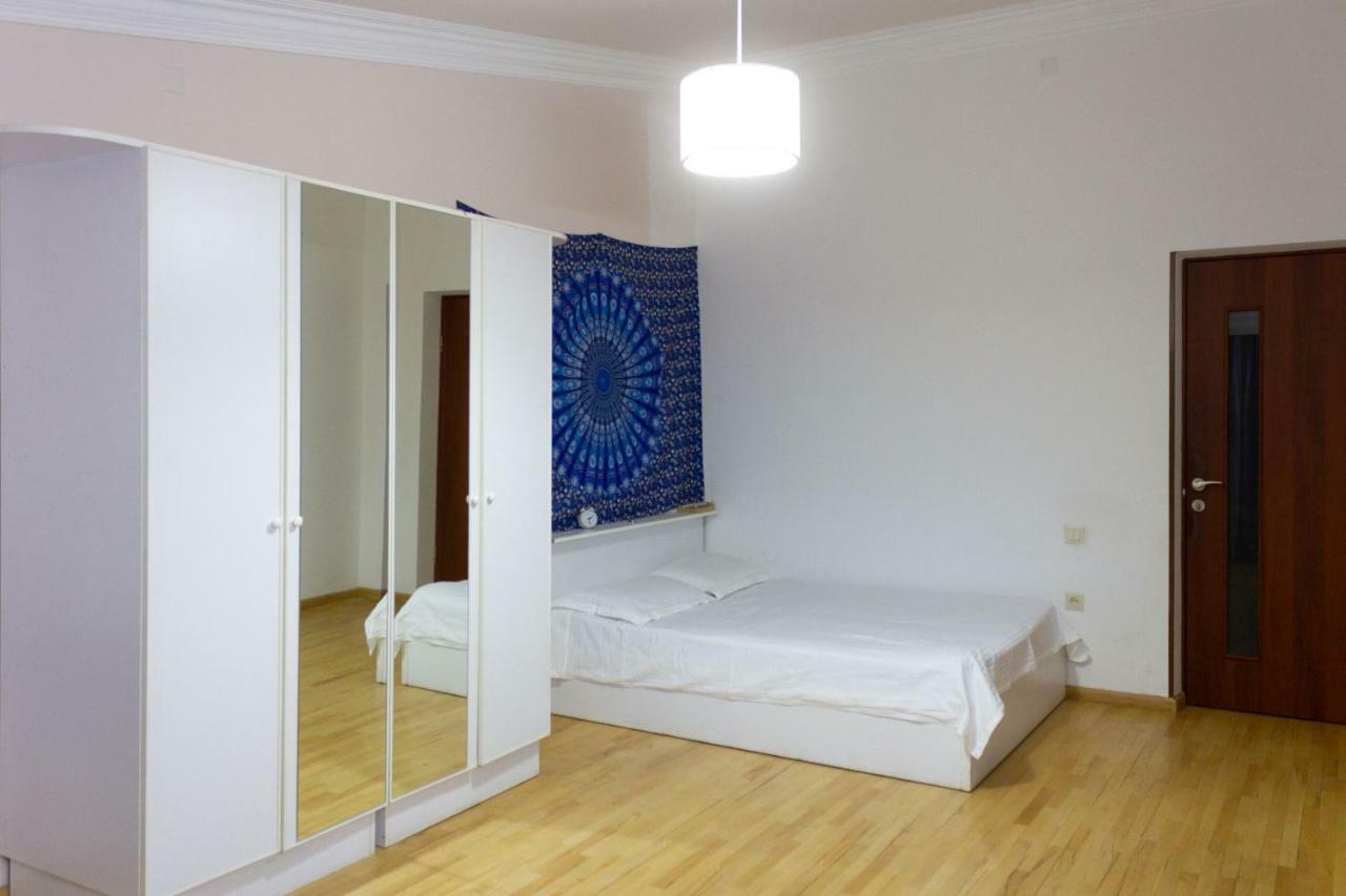 Loft Home In City Center Ереван Экстерьер фото